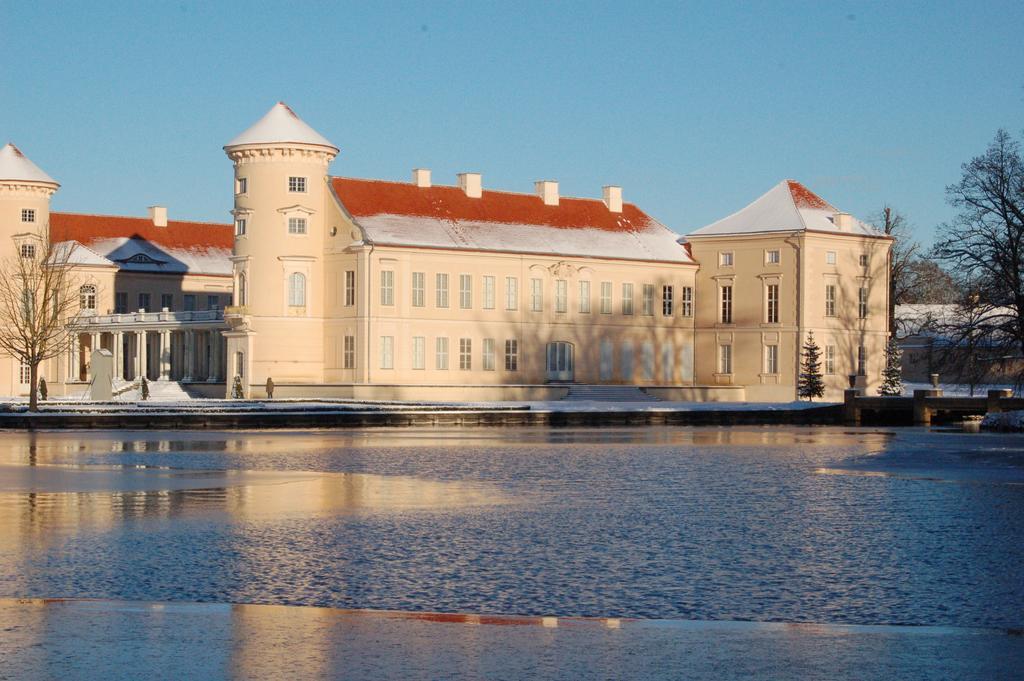Schloss-Und Seeblick Apartment Rheinsberg Dış mekan fotoğraf