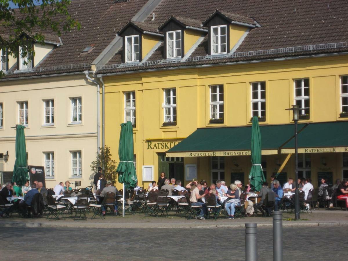 Schloss-Und Seeblick Apartment Rheinsberg Dış mekan fotoğraf